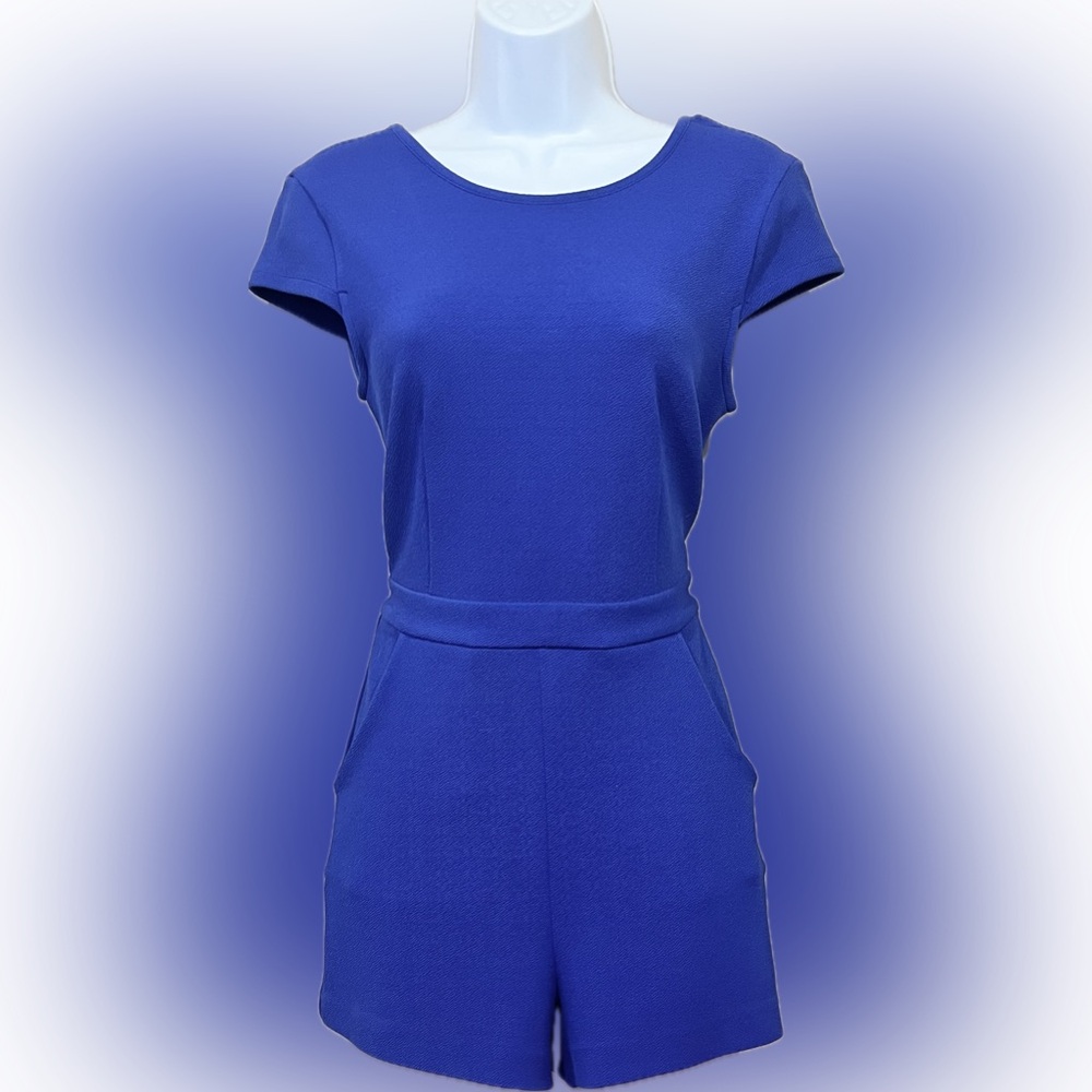 Bebe Taylor Crepe Knit Romper